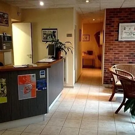 Hotel Logis Restaurant La Paix 2*