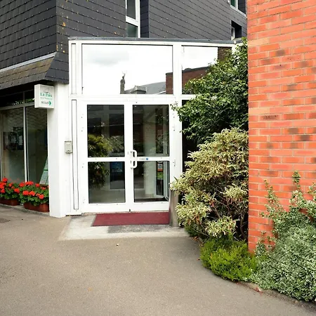 Hotel Restaurant La Paix La Robe Et Le Palais