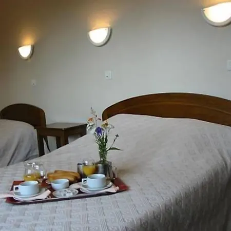 Restaurant La Paix La Robe Et Le Palais Hotel Forges-les-Eaux