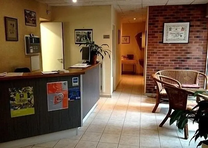 Hotel Logis Restaurant La Paix 2*