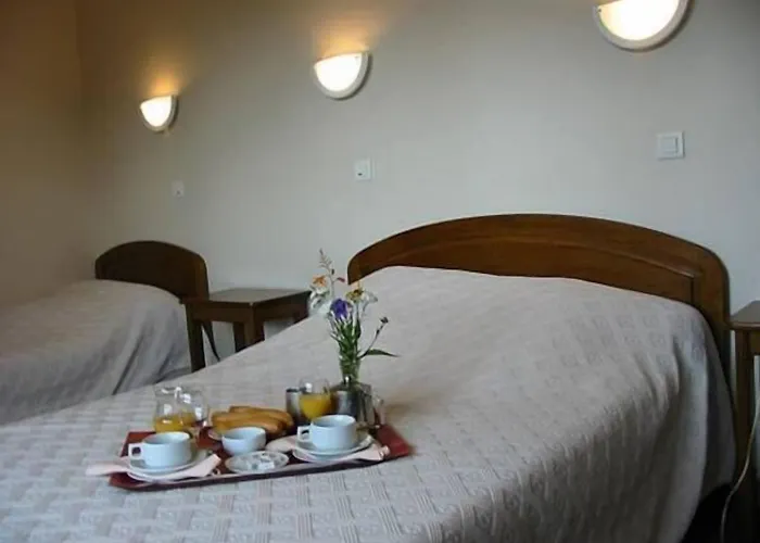 Logis Restaurant La Paix Hotel Forges-les-Eaux