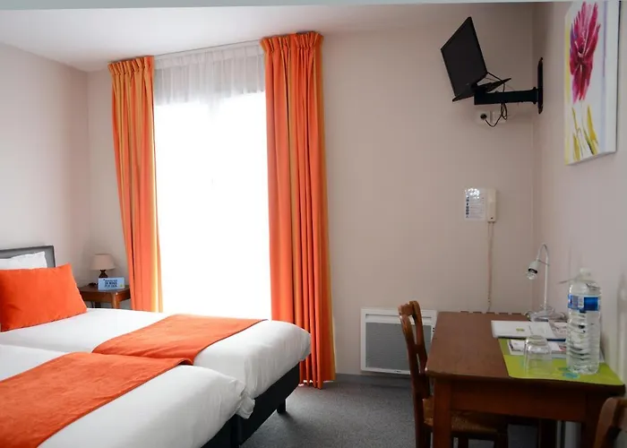 Logis Restaurant La Paix Hotel Forges-les-Eaux